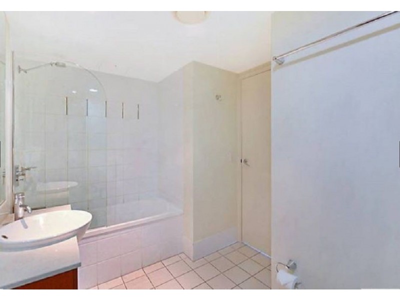 23 Ferny Avenue, Surfers Paradise QLD 4217