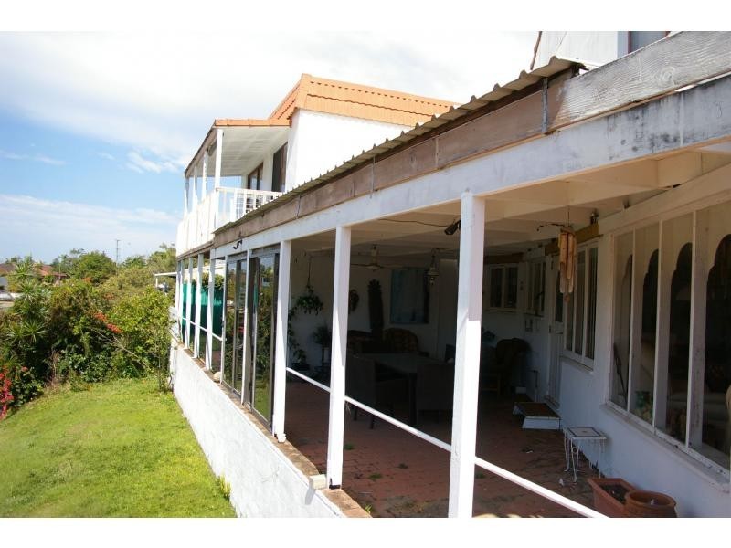 77 Salerno Street, Surfers Paradise QLD 4217