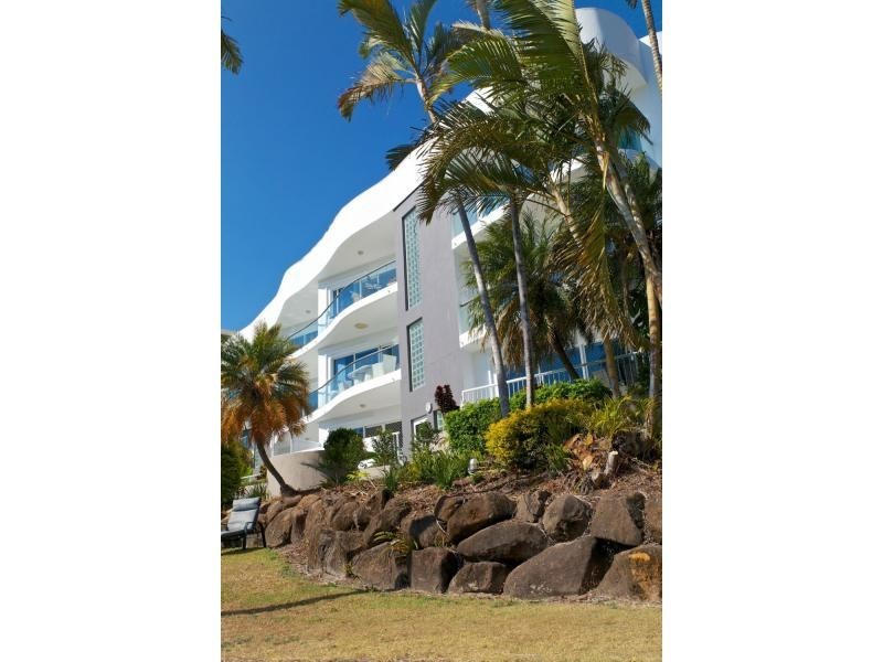 1/11 Eady Avenue, Broadbeach Waters QLD 4218