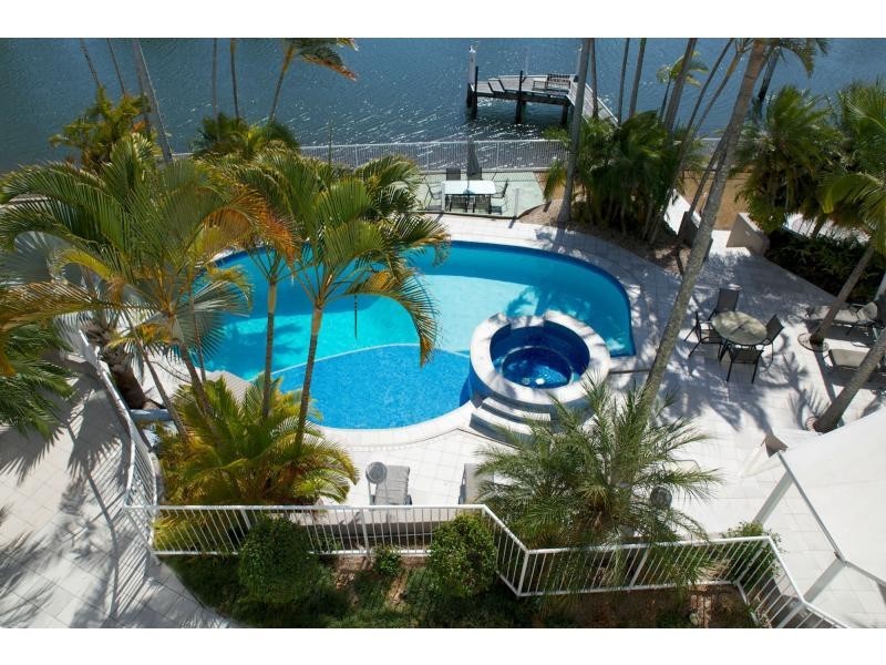 4/11 Eady Avenue, Broadbeach Waters QLD 4218