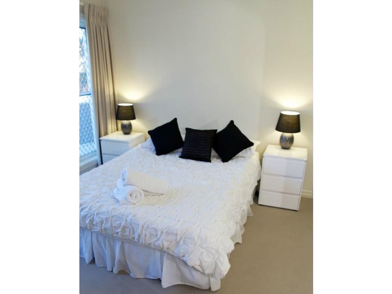 3/11 Eady Avenue, Broadbeach Waters QLD 4218
