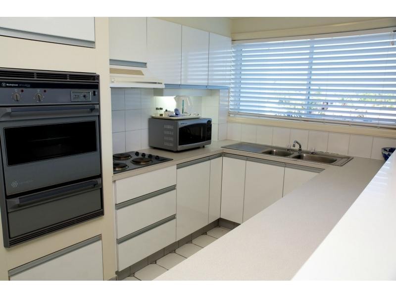 3/11 Eady Avenue, Broadbeach Waters QLD 4218