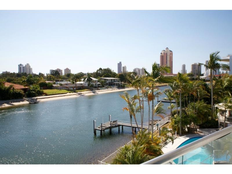 3/11 Eady Avenue, Broadbeach Waters QLD 4218