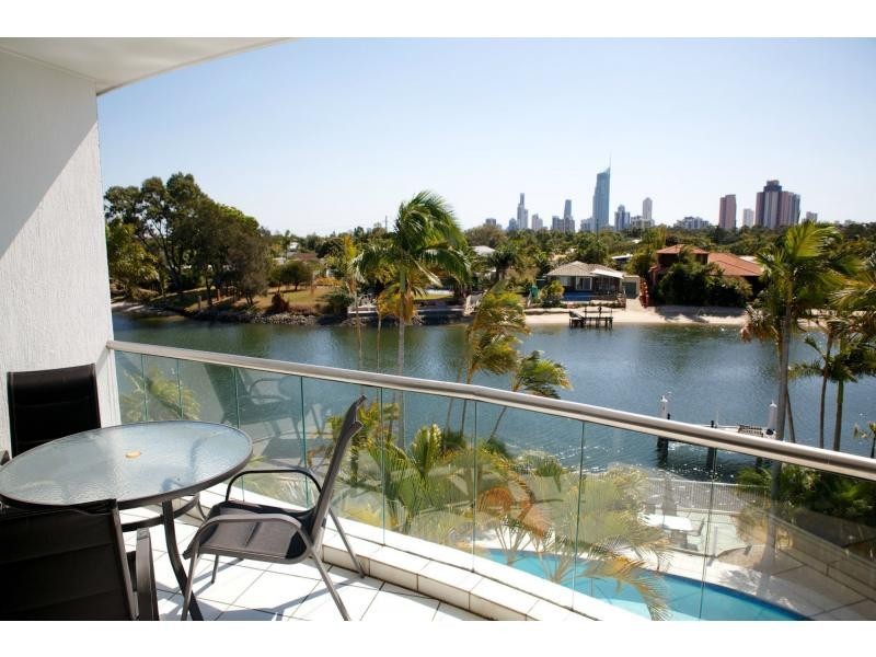 3/11 Eady Avenue, Broadbeach Waters QLD 4218