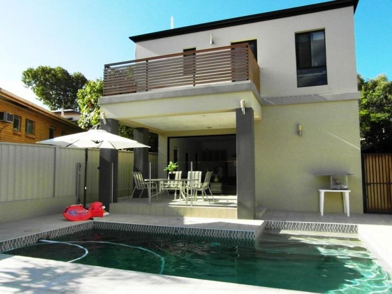 12 Shillito Street, Southport QLD 4215