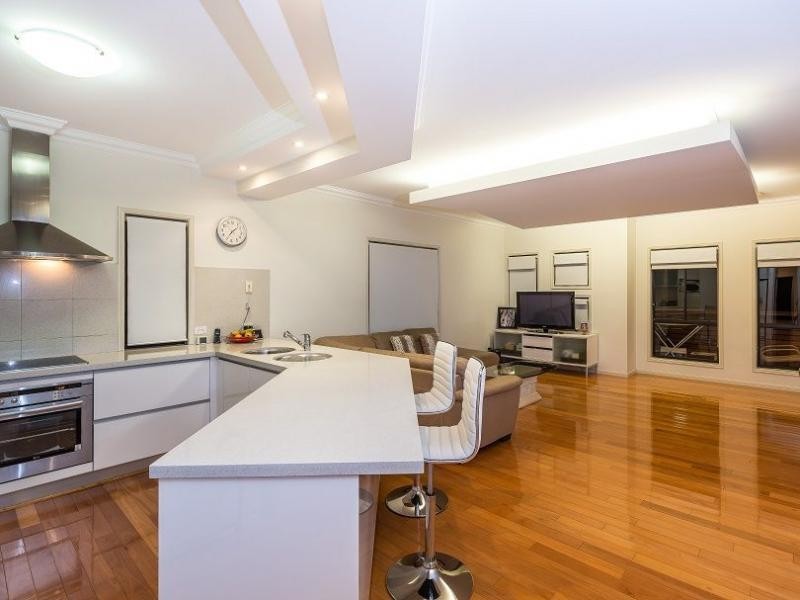 12 Shillito Street, Southport QLD 4215