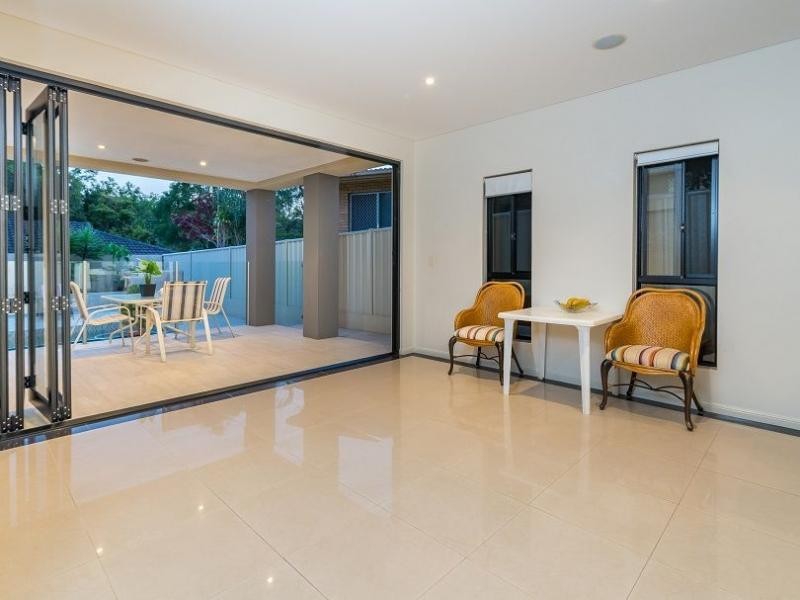 12 Shillito Street, Southport QLD 4215