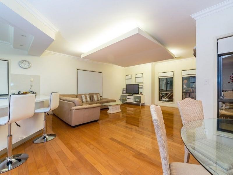 12 Shillito Street, Southport QLD 4215