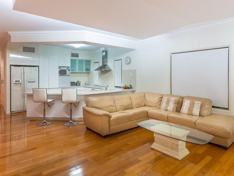 12 Shillito Street, Southport QLD 4215