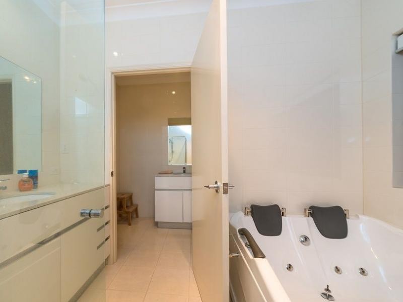 12 Shillito Street, Southport QLD 4215