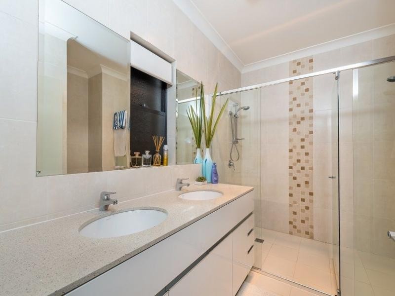 12 Shillito Street, Southport QLD 4215