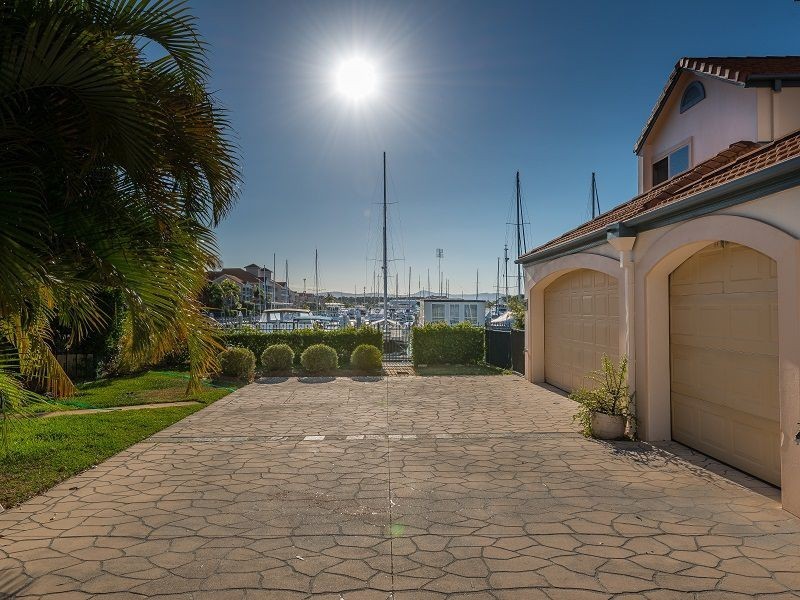 L94 John Lund Drive, Hope Island QLD 4212