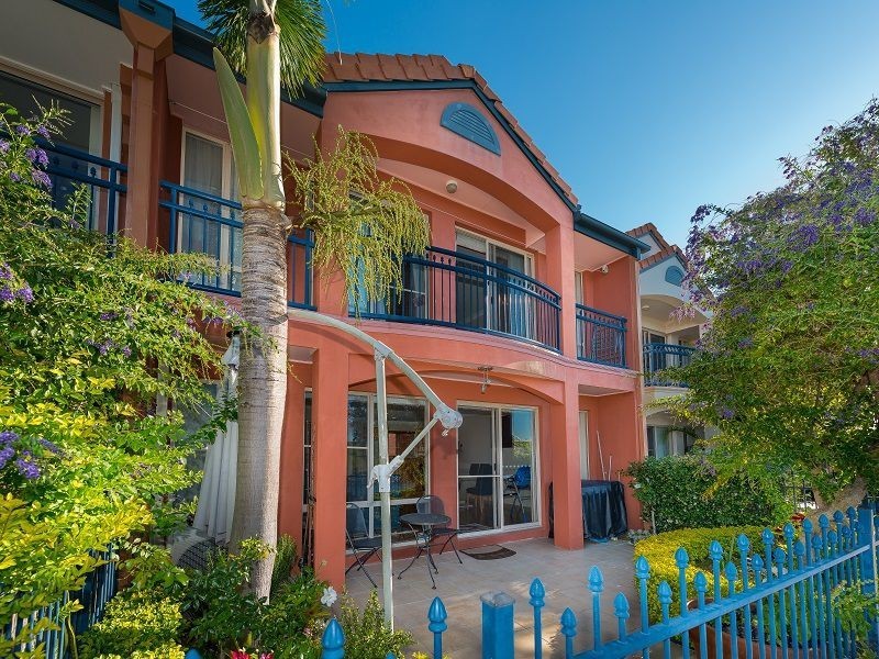 L94 John Lund Drive, Hope Island QLD 4212