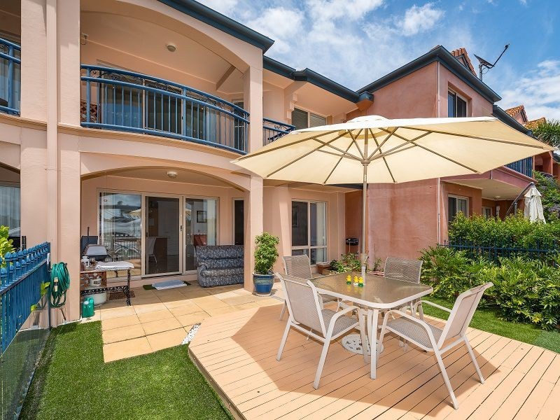96 John Lund Drive, Hope Island QLD 4212