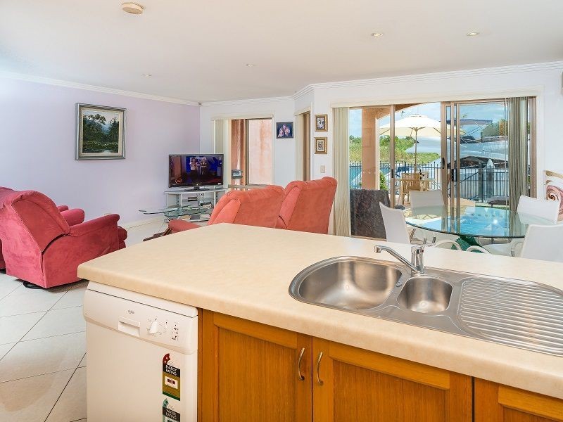 96 John Lund Drive, Hope Island QLD 4212