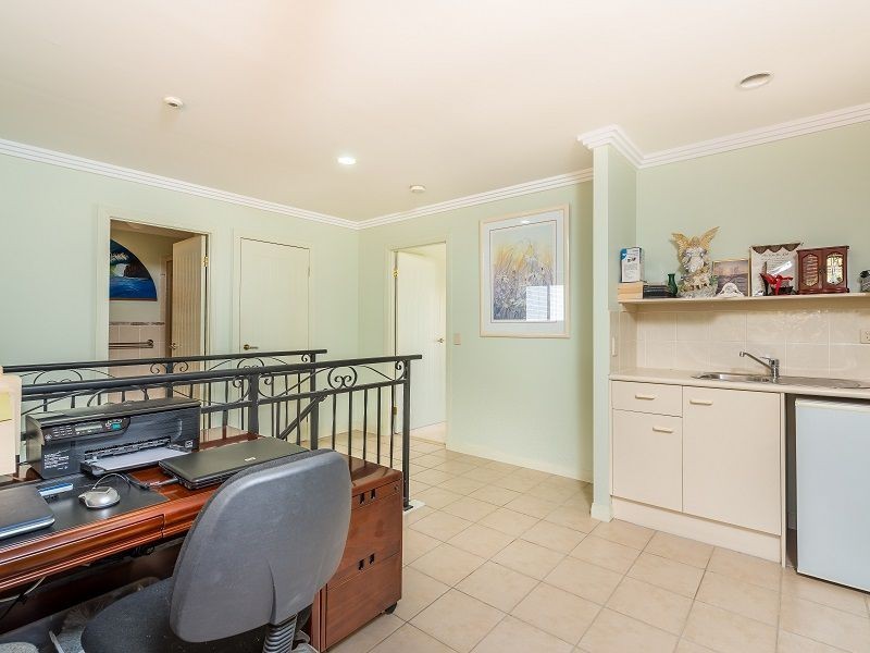 96 John Lund Drive, Hope Island QLD 4212