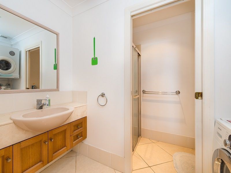96 John Lund Drive, Hope Island QLD 4212