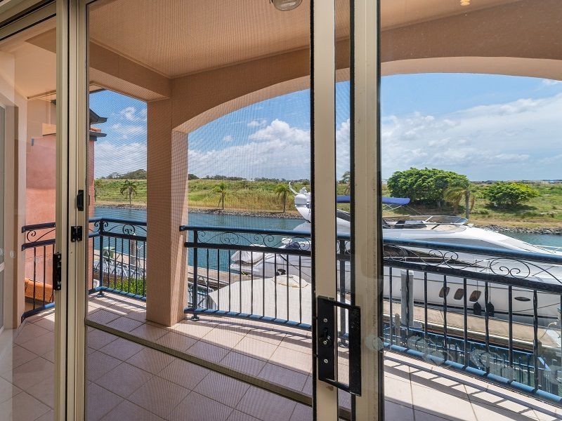 96 John Lund Drive, Hope Island QLD 4212