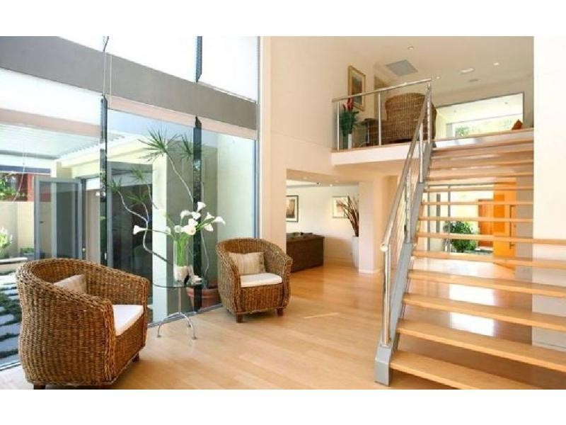 6 Biggs Place, Southport QLD 4215