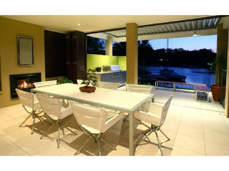 6 Biggs Place, Southport QLD 4215