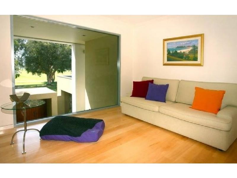 6 Biggs Place, Southport QLD 4215