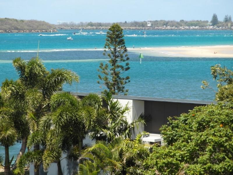 1/11 Canal Avenue, Runaway Bay QLD 4216