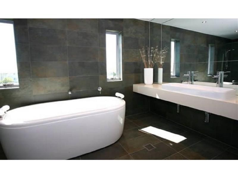 1/11 Canal Avenue, Runaway Bay QLD 4216