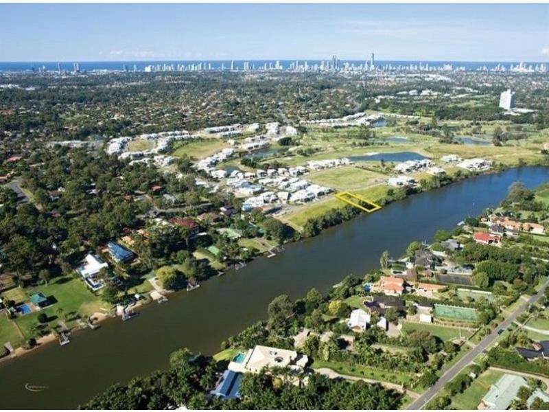 L2/4008 Quayside, Benowa QLD 4217