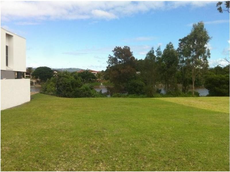 L2/4008 Quayside, Benowa QLD 4217