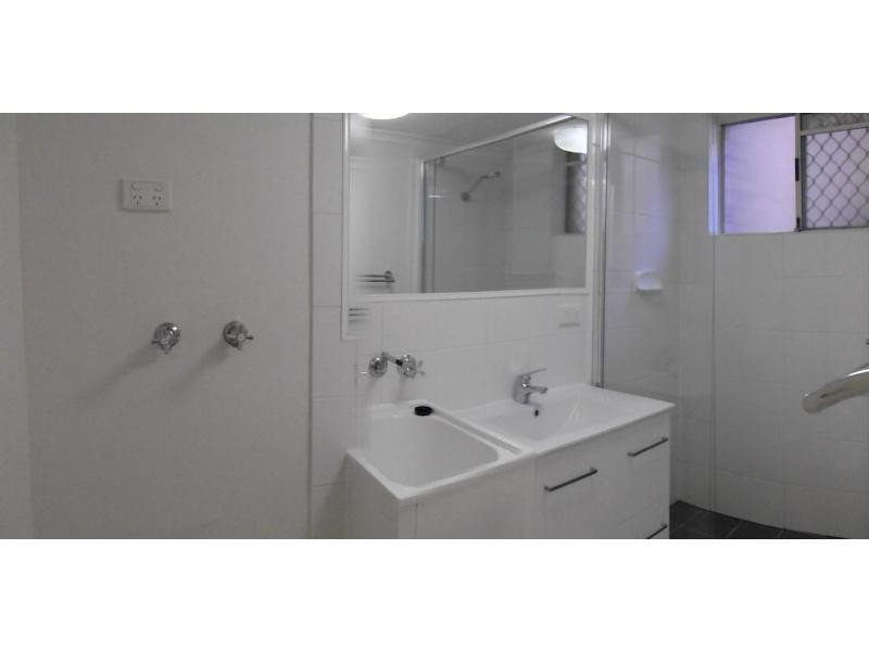 1/45 Karbunya Street, Mermaid Waters QLD 4218