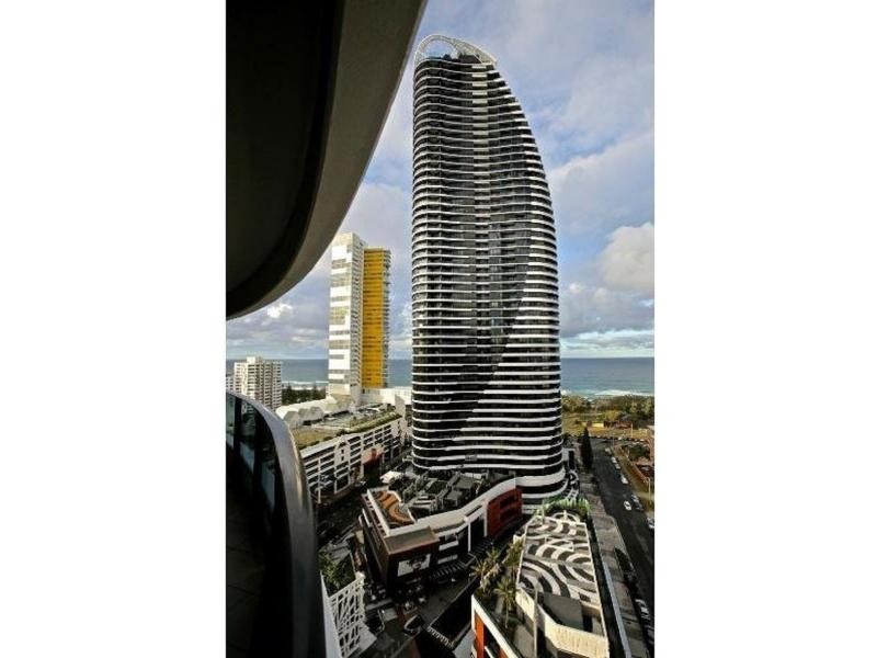 4-26 Charles Avenue, Broadbeach QLD 4218