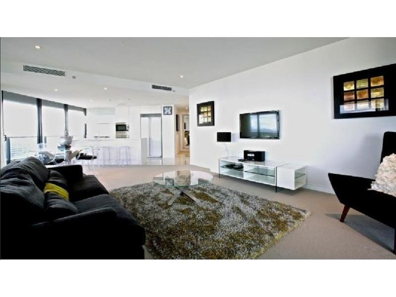 4-26 Charles Avenue, Broadbeach QLD 4218