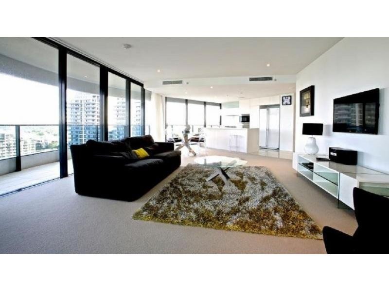 4-26 Charles Avenue, Broadbeach QLD 4218