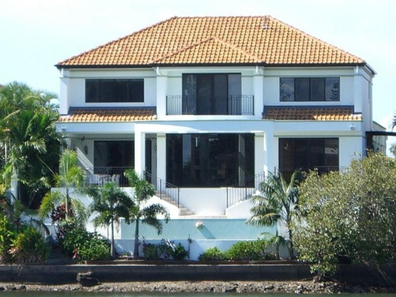 9 Ipsley Drive, Broadbeach Waters QLD 4218