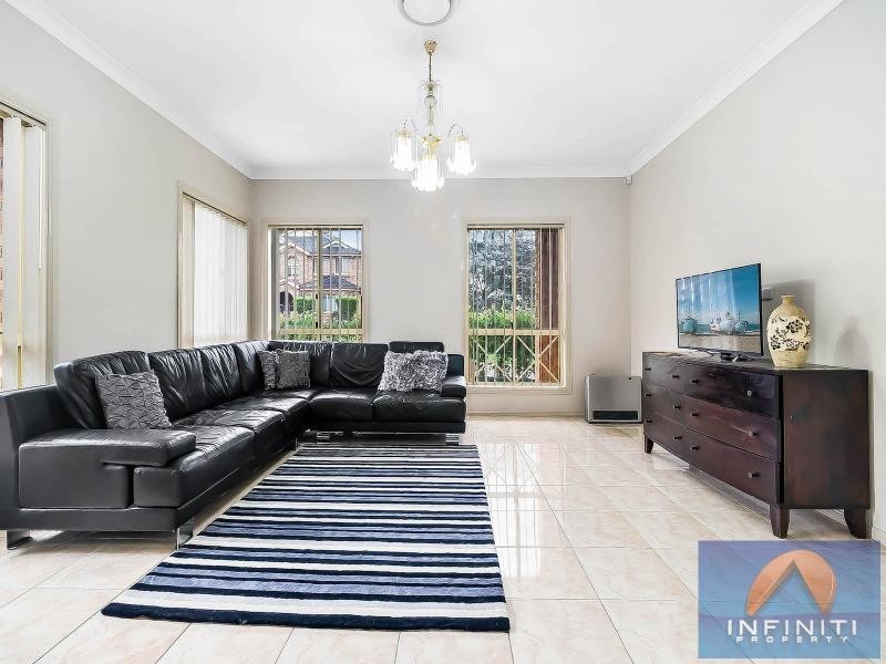 31 Watling Avenue, West Hoxton NSW 2171