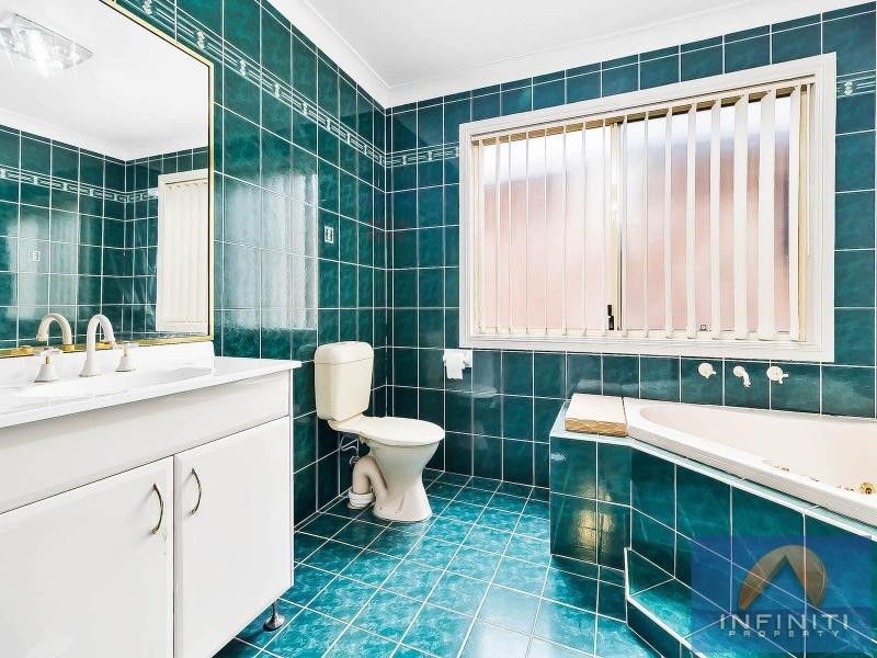 31 Watling Avenue, West Hoxton NSW 2171