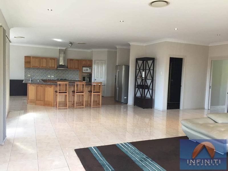 31 Watling Avenue, West Hoxton NSW 2171