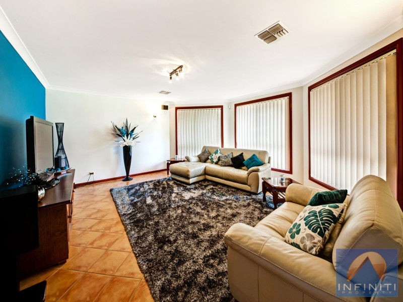 59 Carmichael Drive, West Hoxton NSW 2171