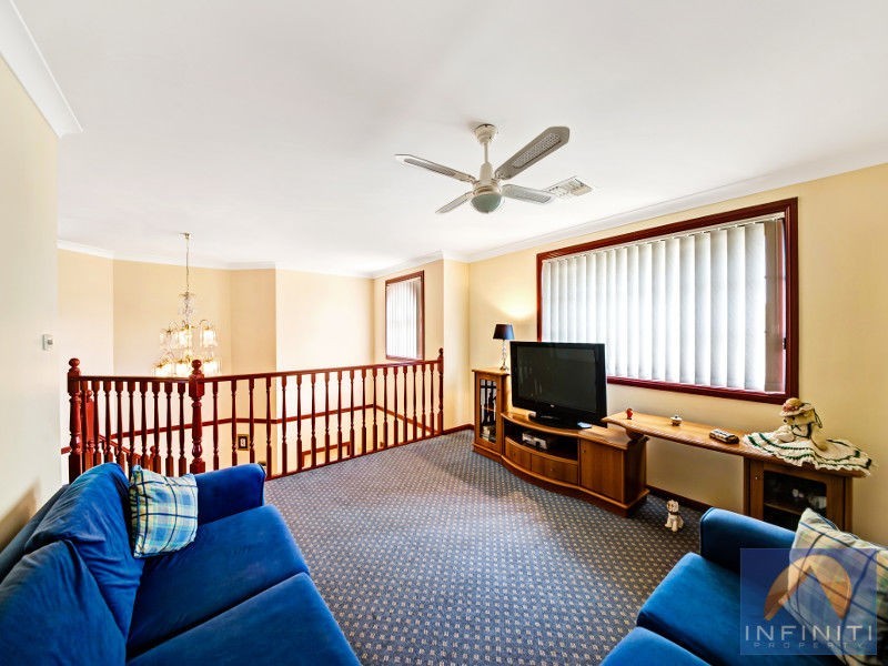 59 Carmichael Drive, West Hoxton NSW 2171