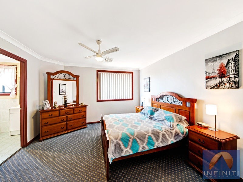 59 Carmichael Drive, West Hoxton NSW 2171