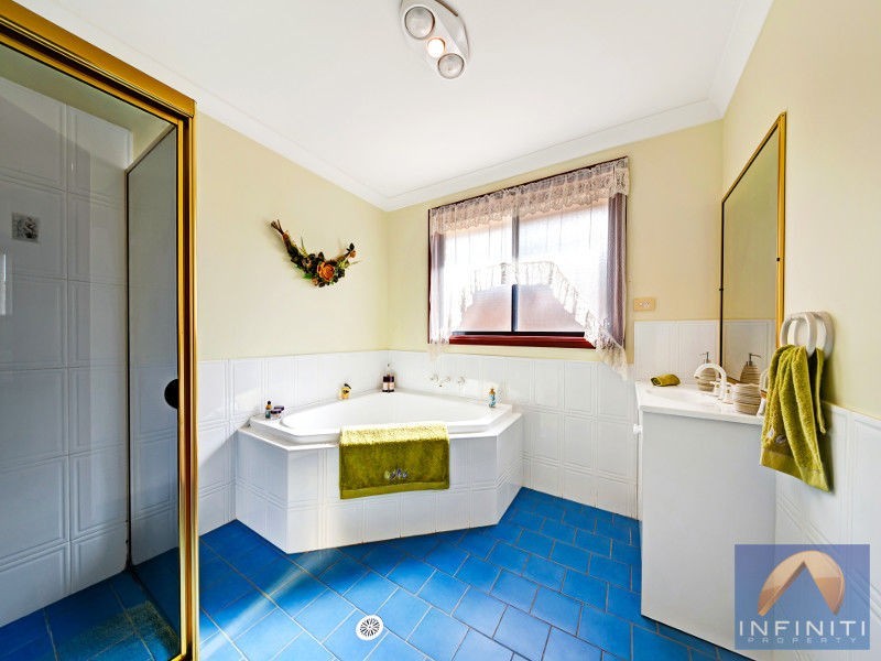 59 Carmichael Drive, West Hoxton NSW 2171