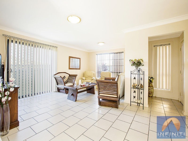 Unit 5/34 First Avenue, Hoxton Park NSW 2171