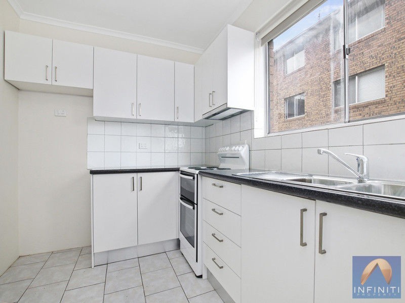 8/5 Lachlan Street, Warwick Farm NSW 2170