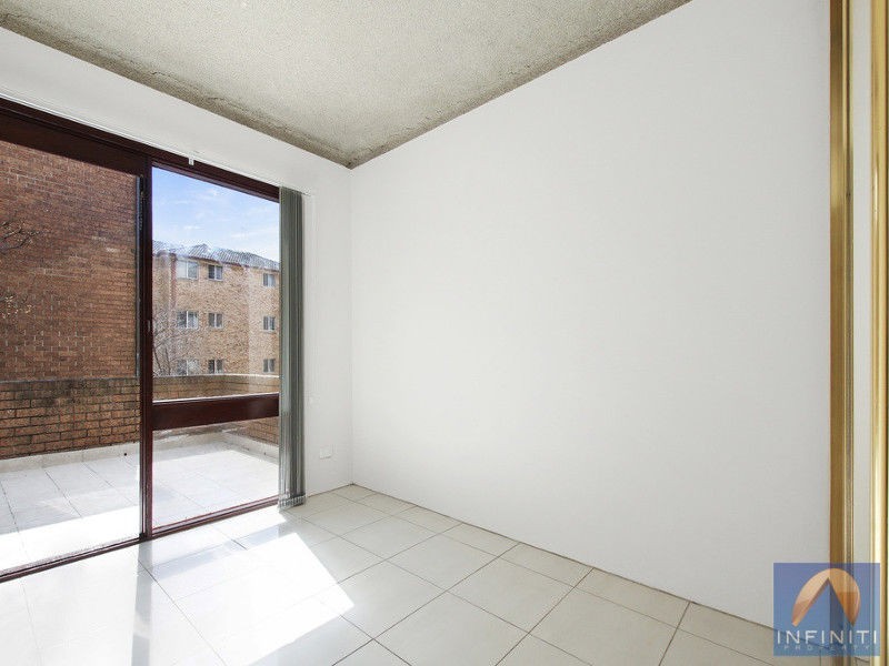 8/5 Lachlan Street, Warwick Farm NSW 2170