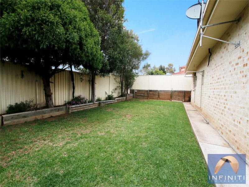 8 Dilston Close, West Hoxton NSW 2171