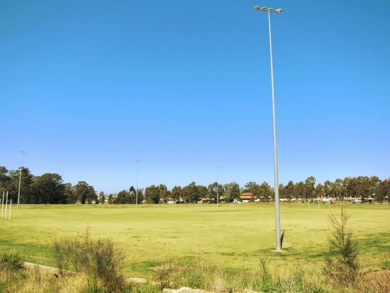 8 Dilston Close, West Hoxton NSW 2171