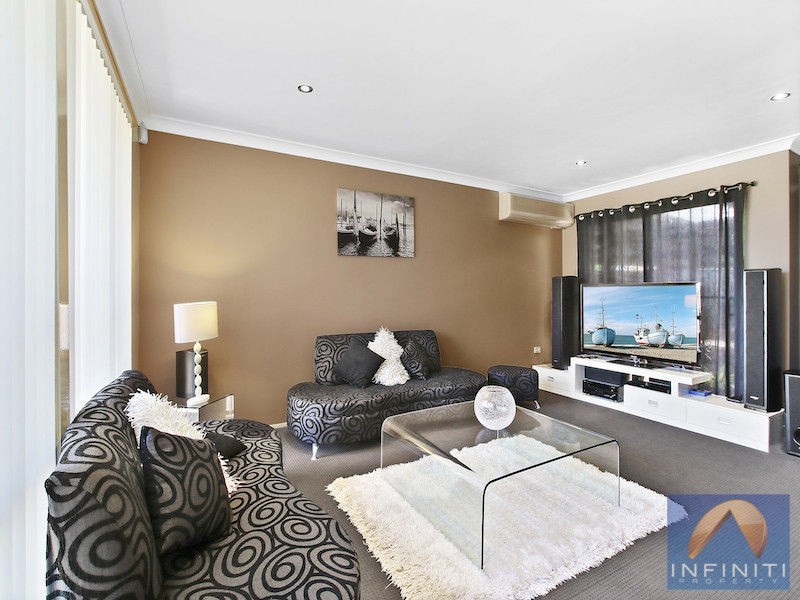 7 Jindabyne Street, Bossley Park NSW 2176