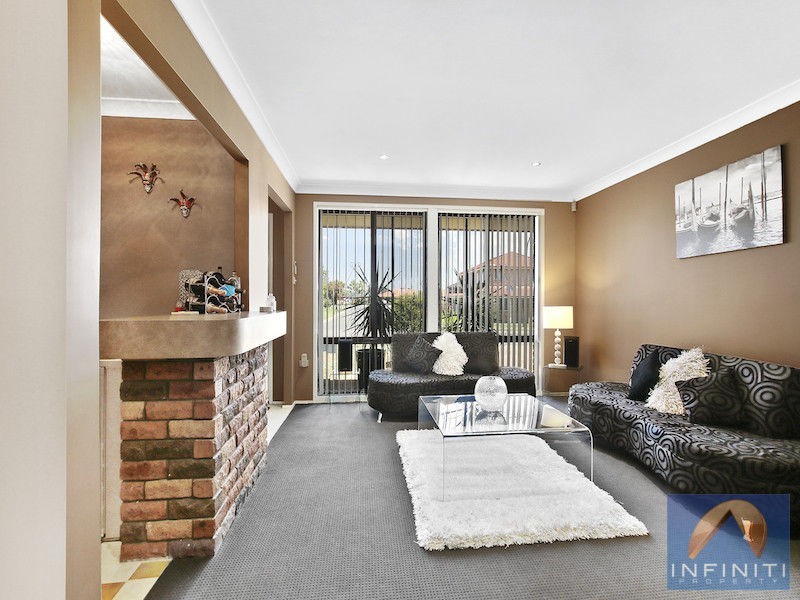 7 Jindabyne Street, Bossley Park NSW 2176