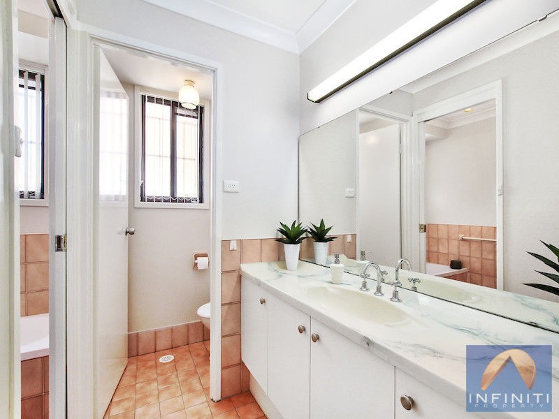 7 Jindabyne Street, Bossley Park NSW 2176