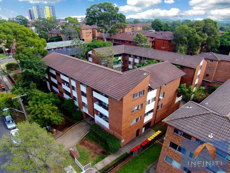 13/5 Lachlan Street, Warwick Farm NSW 2170